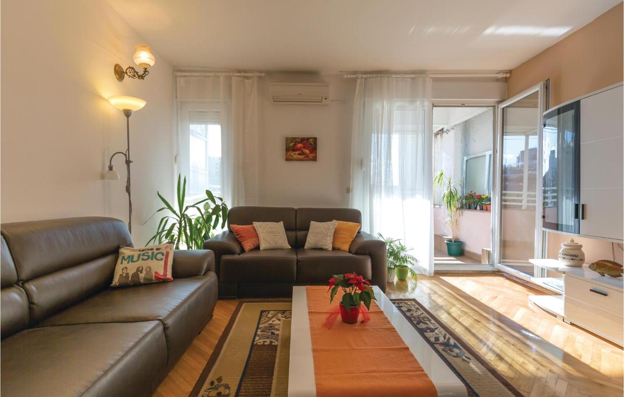 Awesome Apartment In Ploce With Kitchen Exterior foto